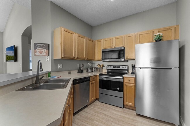 Building Photo - 4-Bedroom, 4-Bathroom in Kissimmee ***MOVE-IN SPECIAL/50% 2ND MONTH***(FURNISHED/OPTIONAL)