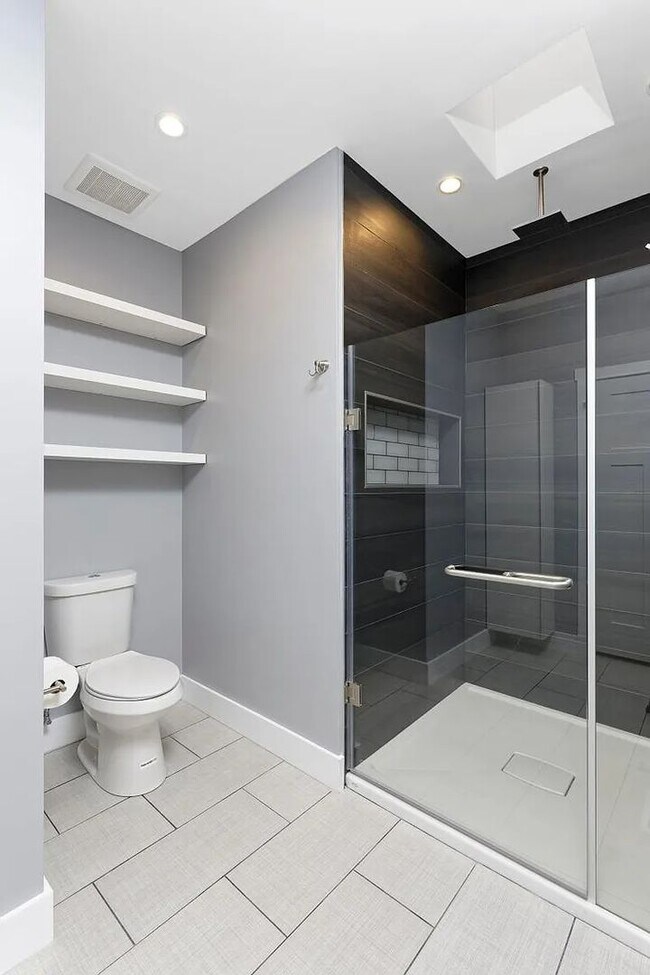 Building Photo - Modern 1bed/1bath in Cole/RiNo Area
