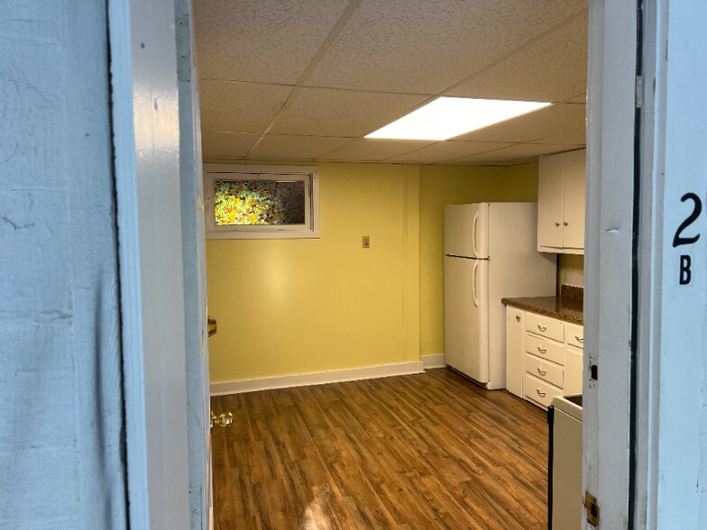 Building Photo - 1 Pomfret Rd