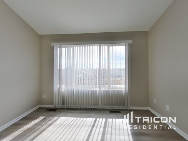 Building Photo - 12610 Jersey Cir E