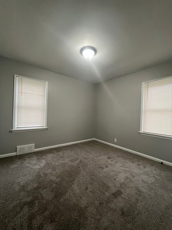 Building Photo - 1126 Mill St