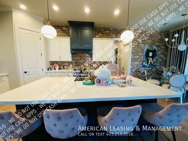 Building Photo - 3405 Pond Circle