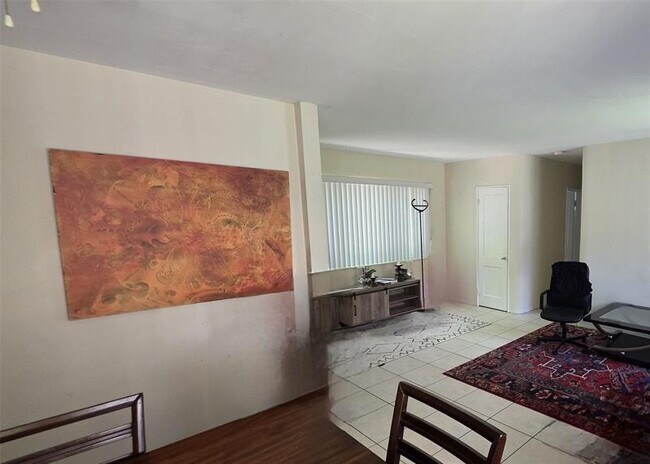 Building Photo - 611 Ponce de Leon Dr