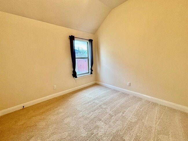 Building Photo - 2501 Speidel Dr