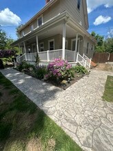 Building Photo - 567 Thacher St