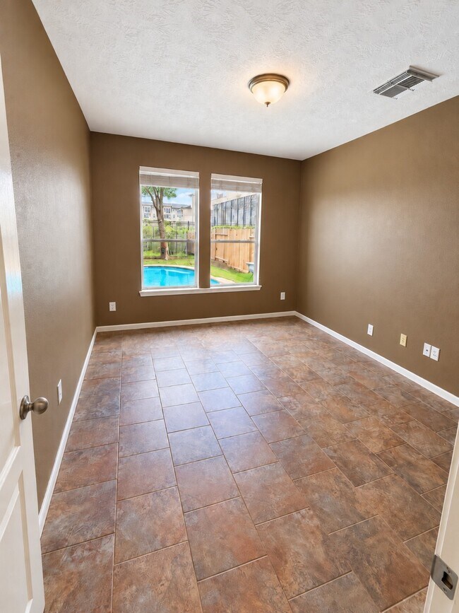 Building Photo - 17322 Brookhollow Mist Ct