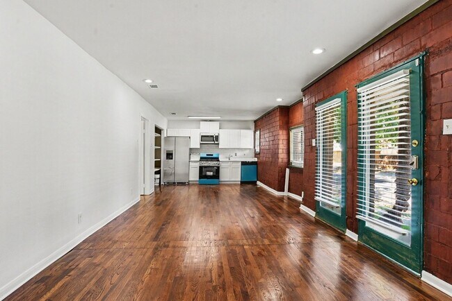 Building Photo - 405 N Prairie Ave