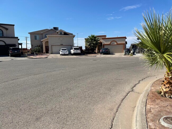 Building Photo - 3057 Manny Aguilera Dr