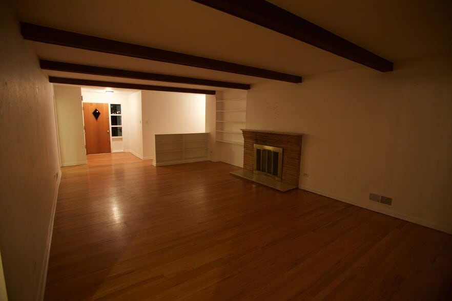 Building Photo - 145 Ivanhoe St
