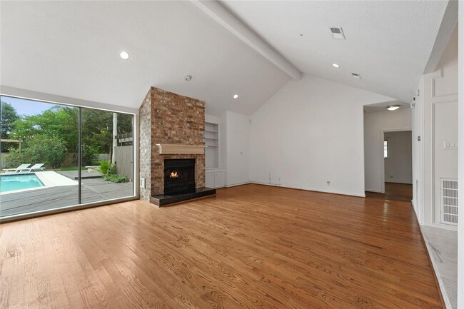 Building Photo - 13127 Waldemere Dr