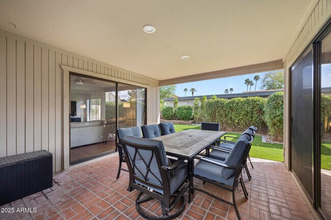 Building Photo - 8649 N Willowrain Ct