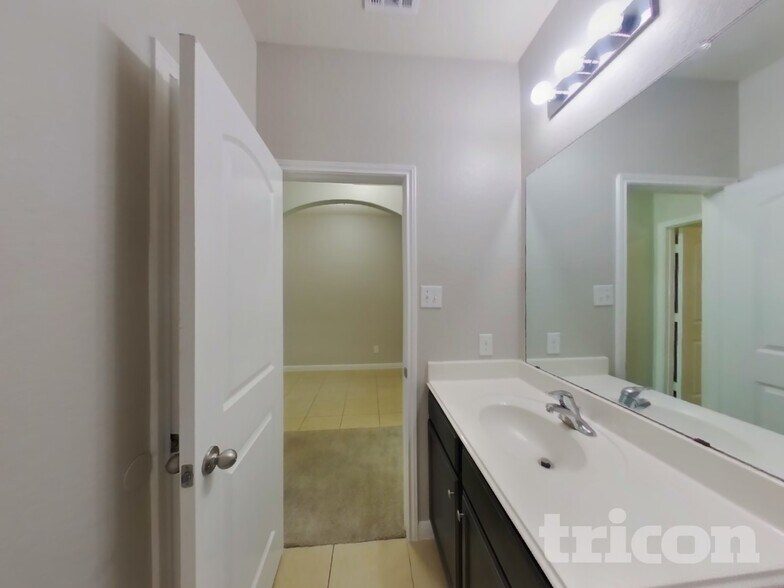 Building Photo - 210 Posey Pass