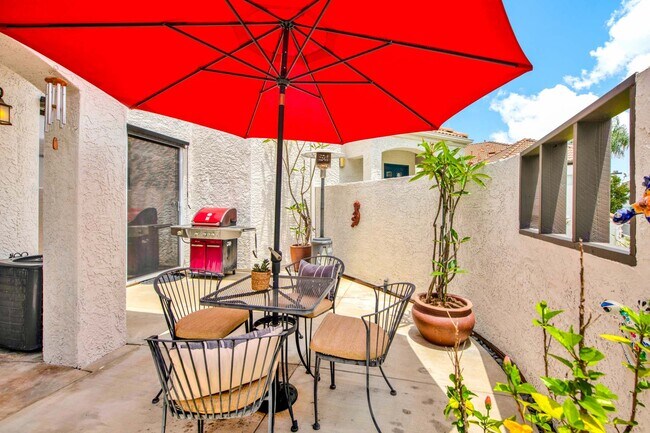 Building Photo - 13133 Le Parc