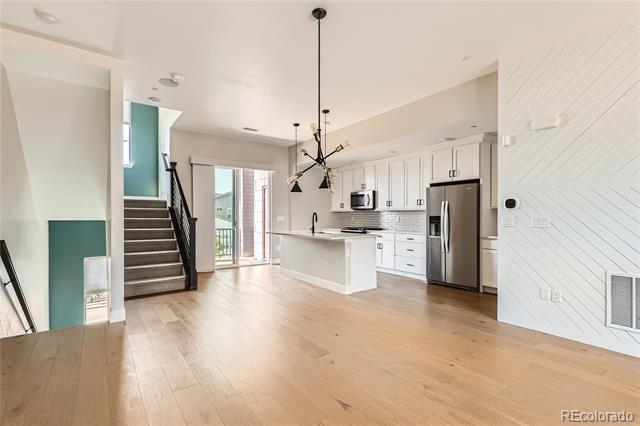 Building Photo - 1565 W 67th Ave
