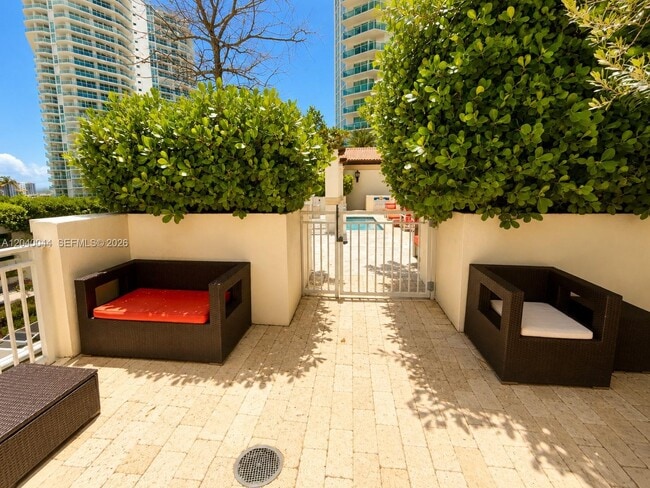 Building Photo - 200 Sunny Isles Blvd