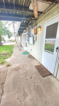 Building Photo - Cheney Studio Apartment Available 7/10