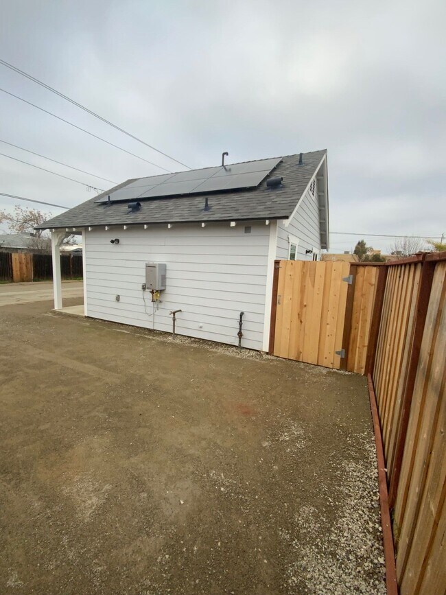 Building Photo - 1729 Bullard Ave.