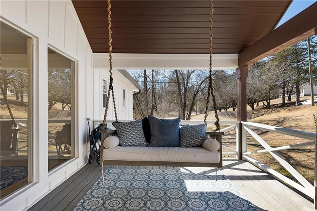 Building Photo - 4035 Lacey Dr