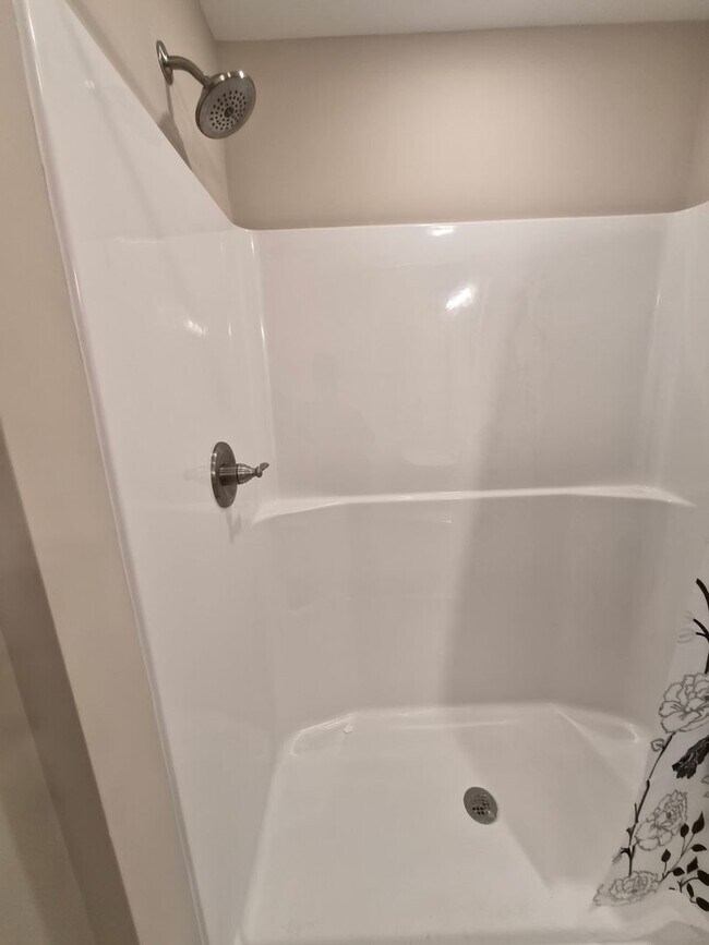 Building Photo - 187 Loren Rd