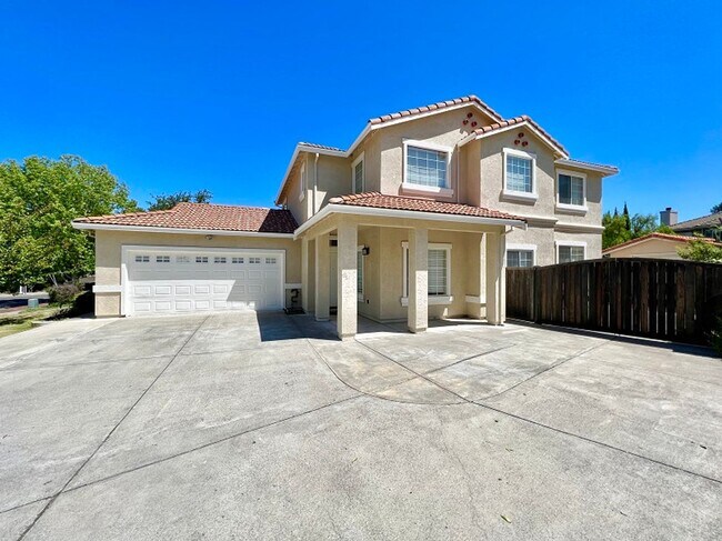Building Photo - Spacious Four Bedroom Napa Home