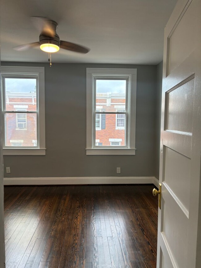 Building Photo - Beautifully Remodeled 2BR Home with Den an...