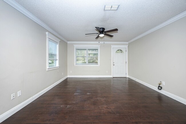 Building Photo - Peaceful Country Living on 2.4 Acres in Saucier