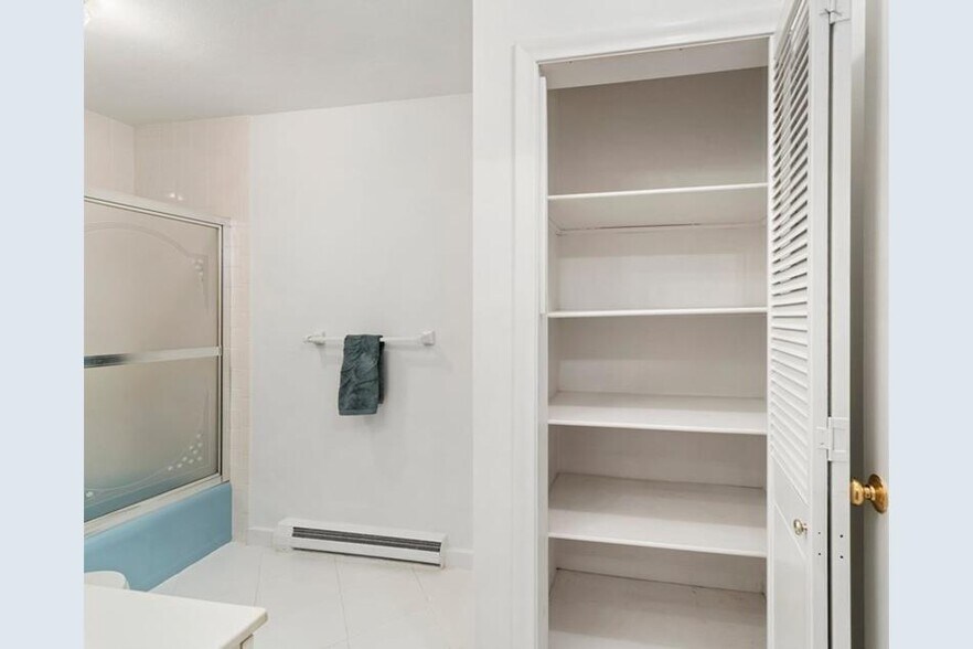 Building Photo - 1325 Worcester Rd