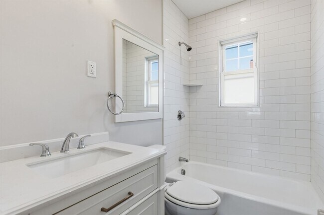 Building Photo - 113 Minot St