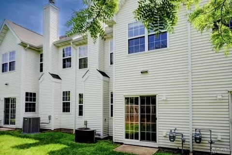 Building Photo - 305 Birch Ct