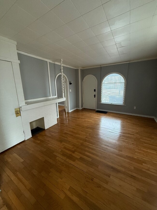 Building Photo - 1033 E Oakland Ave