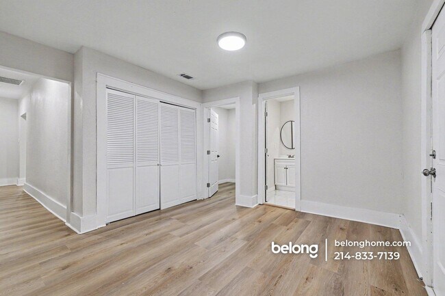 Building Photo - 603 W Pembroke Ave