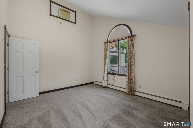 Building Photo - 82 Sill Ln