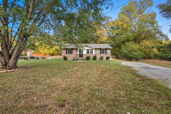 Building Photo - 1040 Britton Springs Rd
