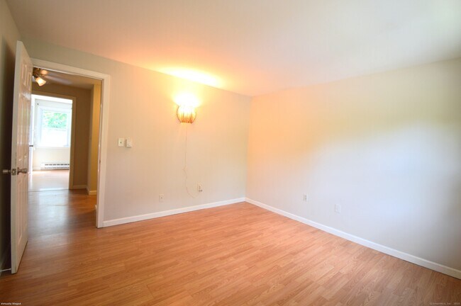 Building Photo - 250 Woodford Ave