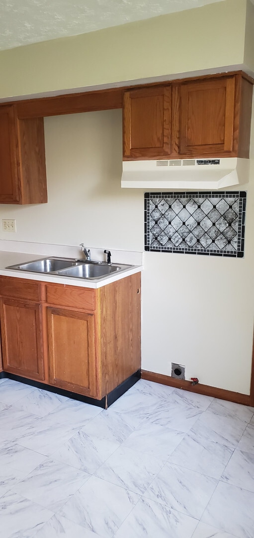 Building Photo - 2BDRM DUPLEX FOR RENT LORAIN, OHIO