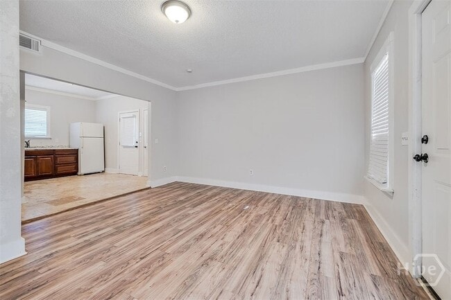 Building Photo - 508 E Liberty