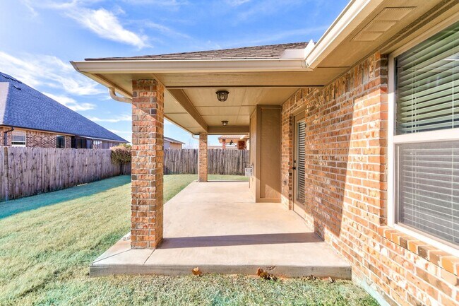 Building Photo - 308 Stoneridge Dr
