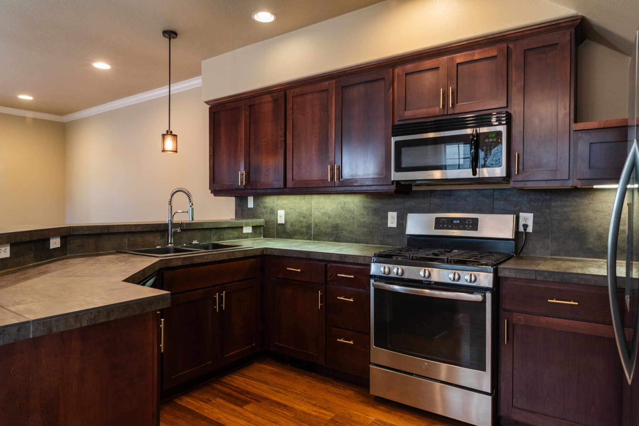 Kitchen - 7921 N Denver Avenue