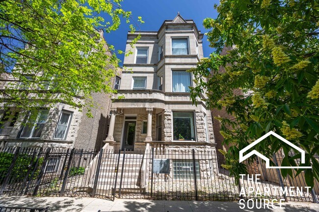 Building Photo - 3110 W Fullerton Ave