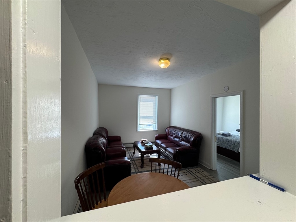 Building Photo - 10 Saunders St