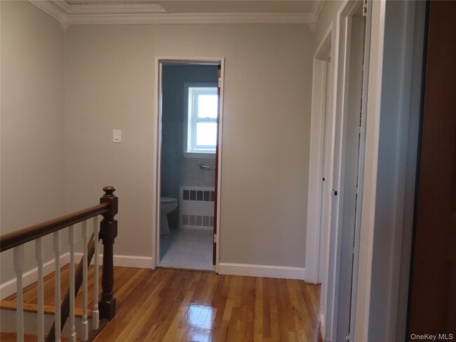 Building Photo - 208-09 Bardwell Ave