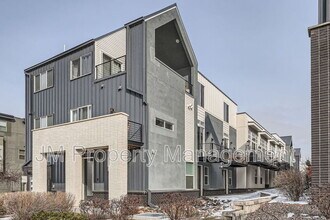 Building Photo - 3090 Wilson Ct