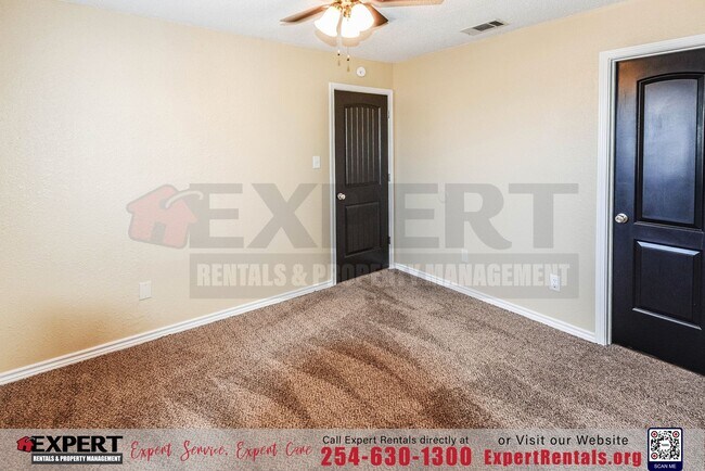 Building Photo - 1233 Royal Crest Dr