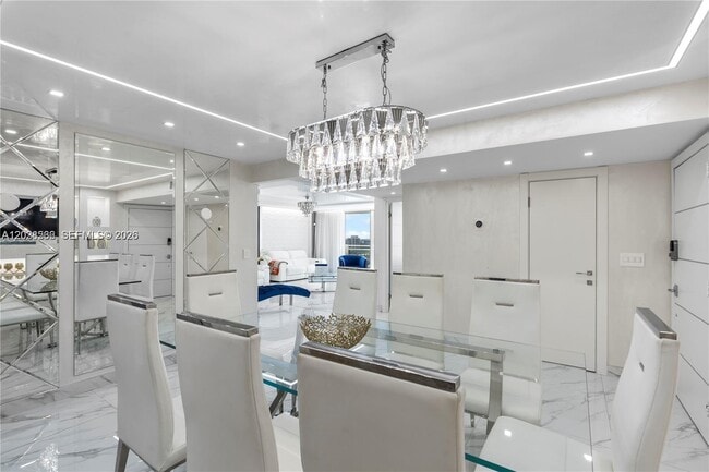 Building Photo - 2030 S Ocean Dr