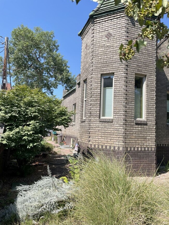 Building Photo - Downing St.