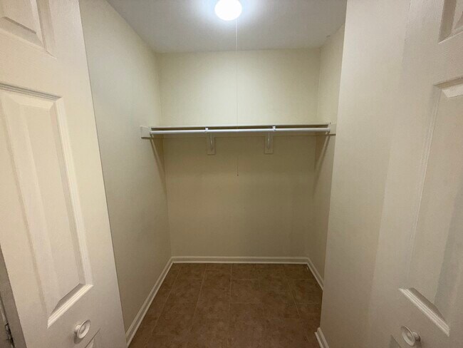 Building Photo - 110 N Kenilworth Ave