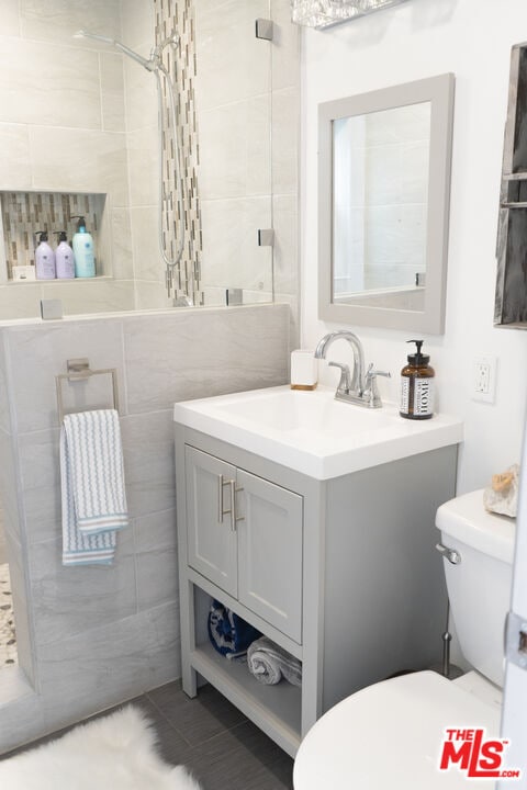 Building Photo - 348 1/2 Laveta Terrace