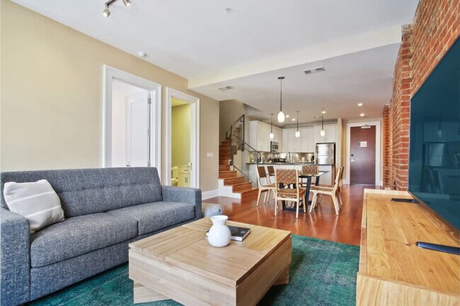 Building Photo - 822 Perdido St