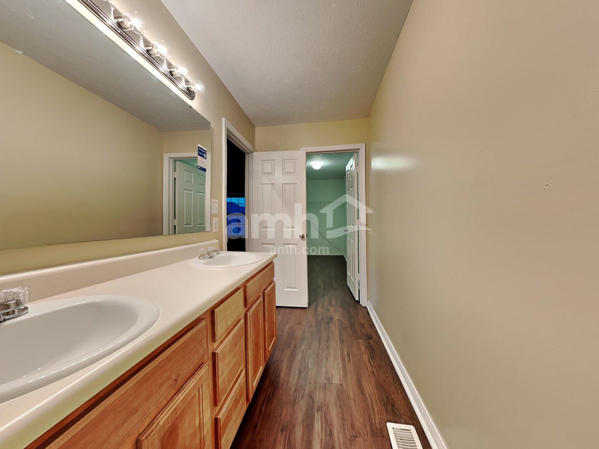 Building Photo - 17937 Cristin Way
