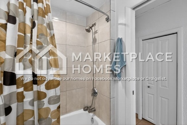 Building Photo - 1610 Jay St